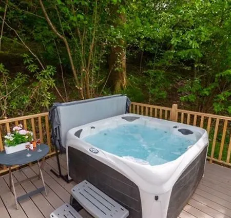 Mistletoe Two Boutique With Hot Tub